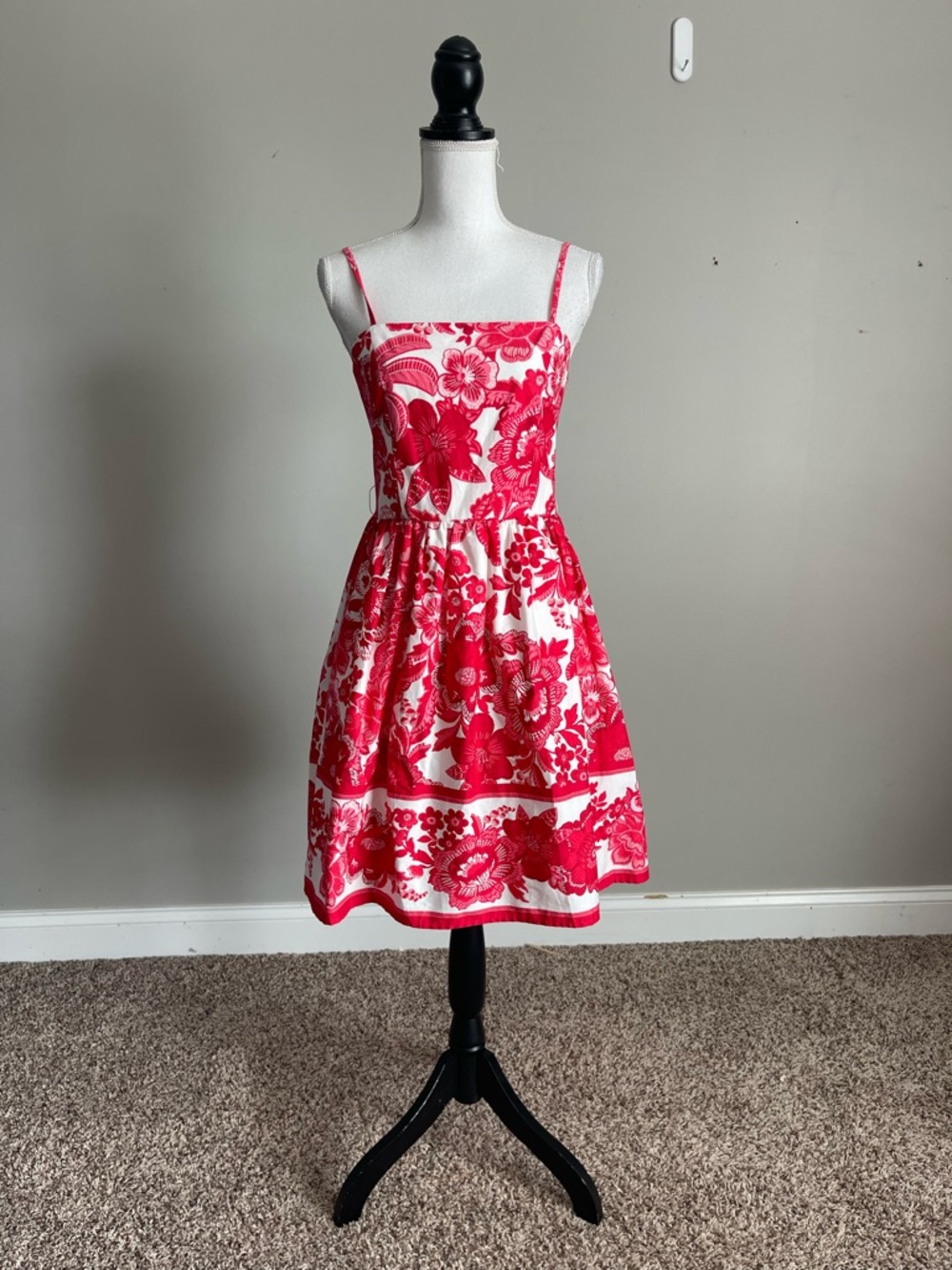 JOIE | Red & White Floral Smocked Flare Dress Sz 10 - Picture 3 of 13